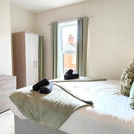 Douglas House, Near Hospital, Attractive And Comfy 2 Bedroom House With Enclosed Yard To Rear Carlisle  Luaran gambar